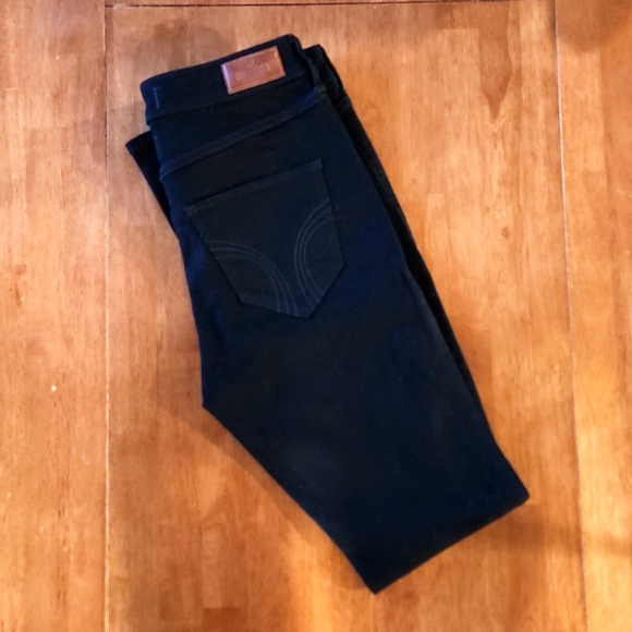 Hollister high rise super skinny 5R or 27x30 like new - Picture 3 of 3